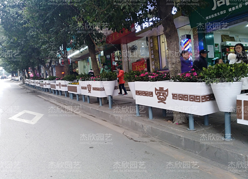 室外花箱道路護(hù)欄，大家一致的選擇！