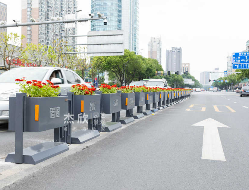 【機(jī)非花箱】未來(lái)之城不銹鋼道路花箱護(hù)欄